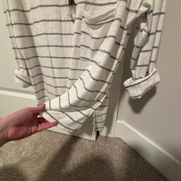 Striped White and Gray Women's Top size medium - Picture 3 of 4